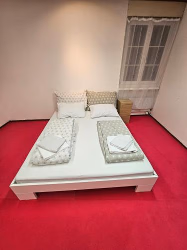 Privatzimmer -Jupiter- mit gemeinsamer Küche und Bad in der Altstadt Chur — foto 4