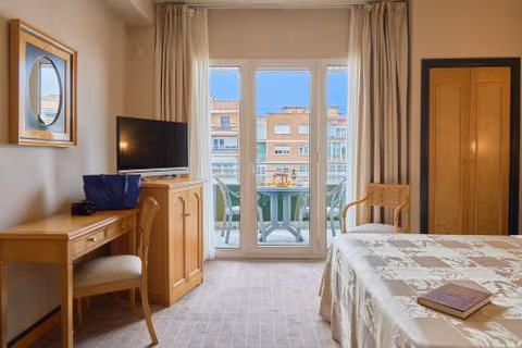 Hotel Macià Cóndor — photo 7