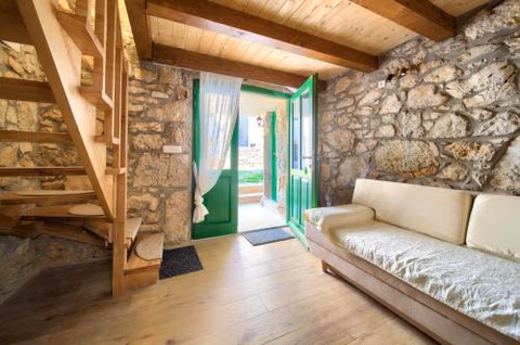 Kamena vila — foto 2