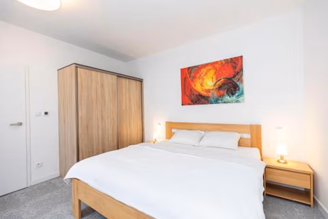 ALURE RESIDENCES 12 & 24h self check-in & private parking next to the apartment building included, CITY CENTER right on SNP Square in a quiet passage, new building, best deal in town — foto 9