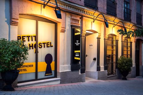 Petit Hostel La Latina — photo 2