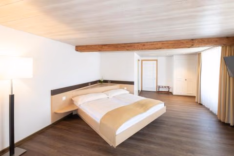 Hotel zum goldenen Kreuz — foto 1