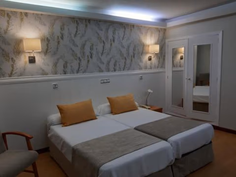 Hotel Almirante — photo 1