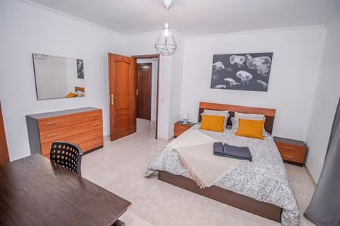 Charming Private Rooms in an Apartment A2 Penha - Faro — foto 7