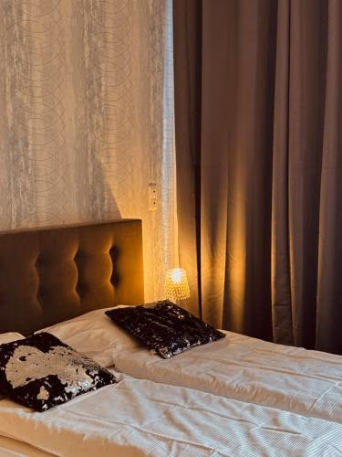 Six! Eat Work Sleep — foto 4