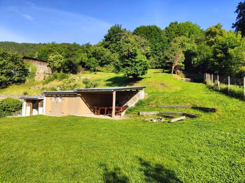 Stanovanie pod Starým zámkom - Camping — photo 1
