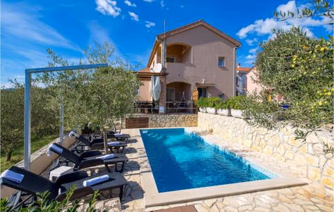 Stunning Home In Pinezici With Kitchen — foto 1