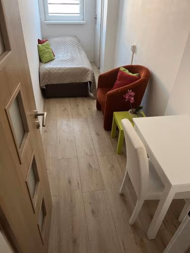 Budget Single Room Old Town — photo 1
