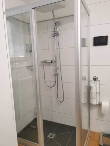 NEB-THUN Einigen, Wohnung am See — foto 9