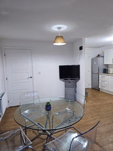 Luxury Kingsize Bedroom with Private Toilet- Central Dartford — foto 1