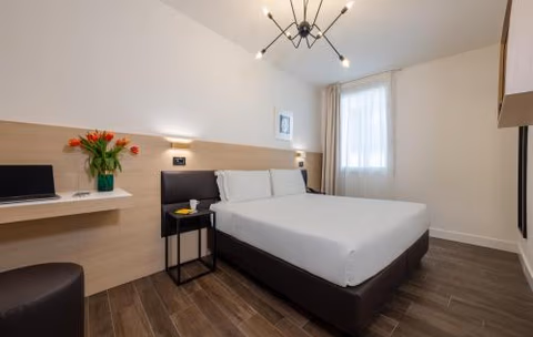 Globus Urban Hotel — photo 1