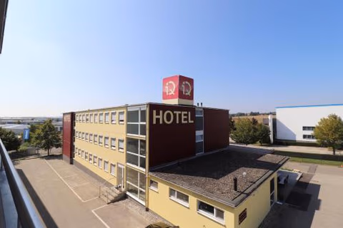 iQ-Hotel — photo 9