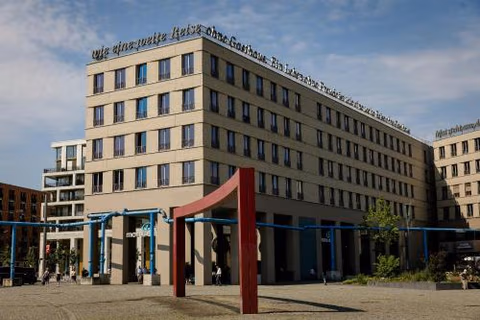 Motel One Dresden am Zwinger — photo 3
