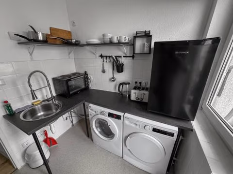 Zentrale Wohnung — photo 7