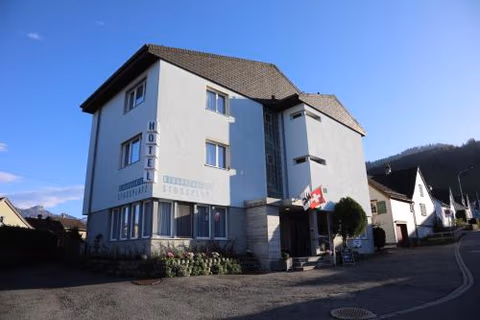 Hotel B&B Stossplatz anytime and easy self Check-in — foto 3