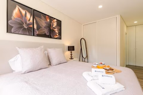 Spacious & Stylish Flat with Garage by HostWise — photo 7
