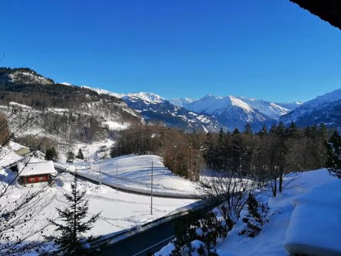 Gemütliche FeWo mit Sauna inmitten der Berge — foto 3