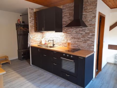 Studio mansardé chez un vigneron au village au 3ème étage sans ascenseur — foto 2