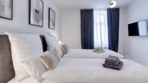 NEU FEWO FUERSTENLOGE 1-6 Pers hinter dem Markgräflichen Opernhaus - 2 Schlafzimmer mit Boxspringbetten 4 Einzel oder 2 Doppelbetten, Balkon und Einbauküche, Barrierearm — foto 7