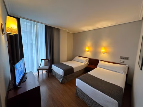 Hotel Compostela — foto 1