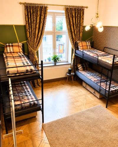 Hostel Uno-No Alkohol! Age Limit From 18 until 55! — foto 1