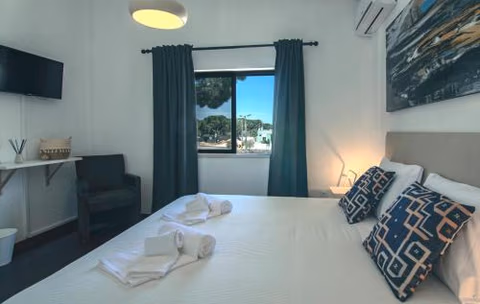 Pine House - Faro Airport, Beach and City Center — foto 8