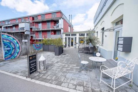 Beautiful group Room in Bern with Parking & Massage — foto 6
