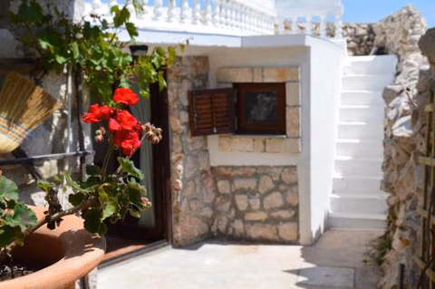 Three Sisters, absolutely unique stone houses, 200 m from the beach — foto 4