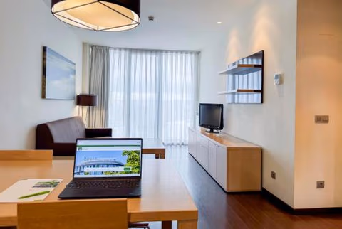 Hotel Jardines de Uleta Suites — photo 1