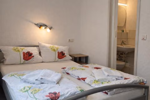 Hotel Haus Schwan Köln — photo 9