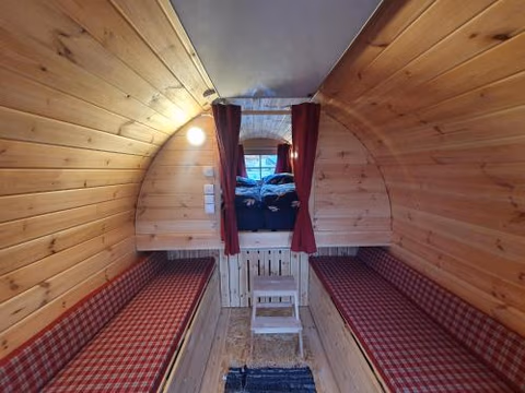 Clamping Schlaffässer im Ferienpark Wolfsschlucht Prüm Eifel — photo 2
