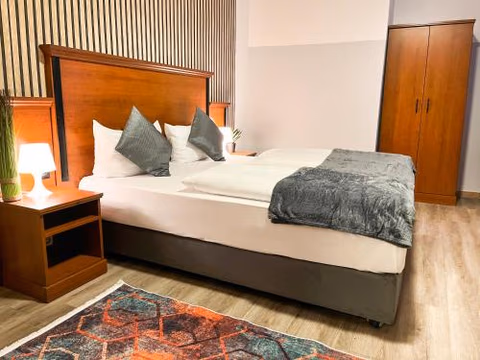 City Hotel West — foto 2