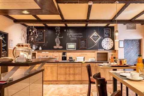 AKZENT Land-Hotel Zum Schwan, Garni WEILERSWIST-METTERNICH, 3 E-LADESTATIONEN, Nähe PHANTASIALAND, PALMENPARADIES Euskirchen — foto 7