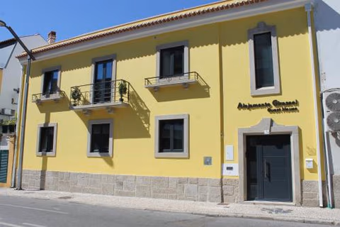 ALOJAMENTO GIRASSOL - Guest House - Quarto com casa de banho privativa — foto 6