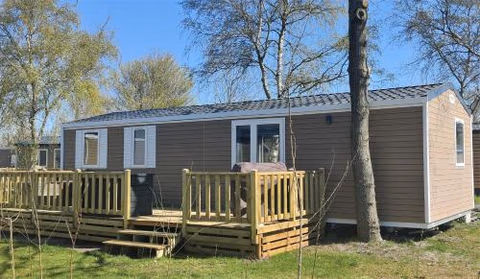 BJ Chalets - De Rug 3 - Vakantiepark Lauwersoog - Luxe chalet MET vaatwasser en inloopkast! Vroege incheck! MET AIRCO! — foto 1