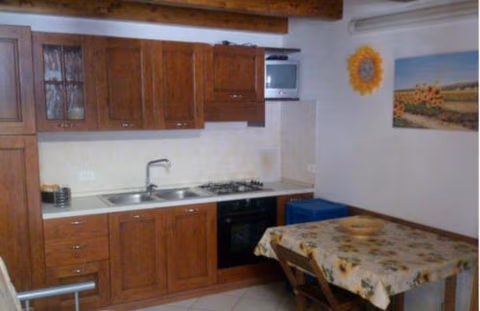 Stanze Appartamento ROSINA casa vacanze Cannole sulla via Francigena — foto 3