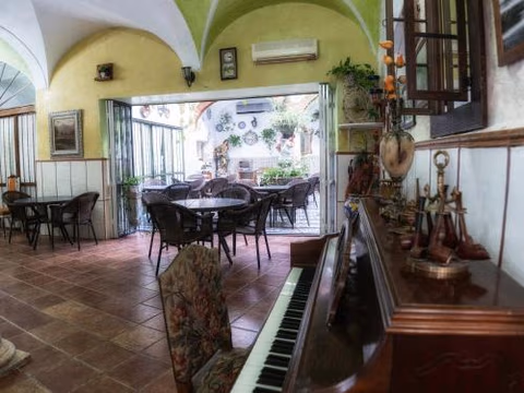 Hotel Las Palmeras by Vivere Stays — photo 9