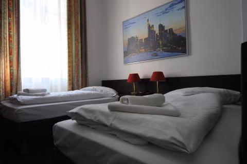 Carlton Hotel — foto 1