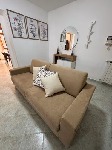 LIKE HOME — foto 1
