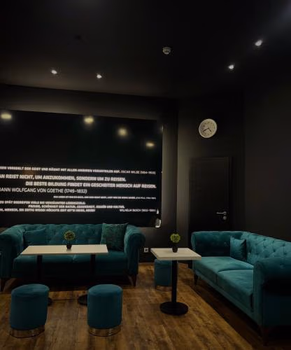 Colour Hotel — foto 1