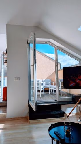 Rooftop Art Apartment, E-Roller,Ausblick,WLAN,TV — photo 3