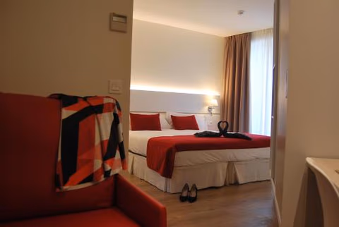 Hotel Pompaelo Plaza del Ayuntamiento & Spa — foto 3