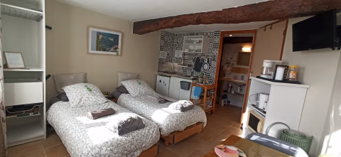 Gîte et Chambres d'hôtes Au Jardin à Miradoux — foto 1