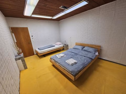 Privatzimmer -Venus- mit gemeinsamer Küche und Bad in der Altstadt Chur — foto 3