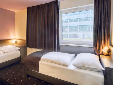B&B HOTEL Frankfurt-Niederrad — foto 9
