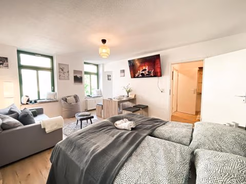 Zentrales Apartment mit TV, Küche und Mikrowelle — foto 8