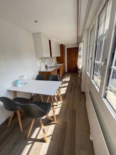 Moderne einzigartige Wohnung in Altdorf — foto 1