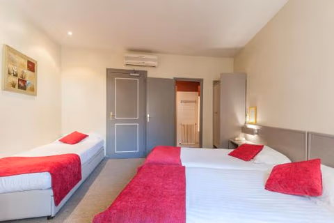 Logis hotels Les Glycines — foto 7