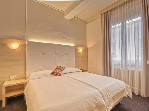 @ Home Hotel Locarno — foto 9