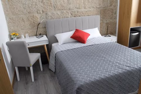 ALOJAMENTO GIRASSOL - Guest House - Quarto com casa de banho privativa — foto 3